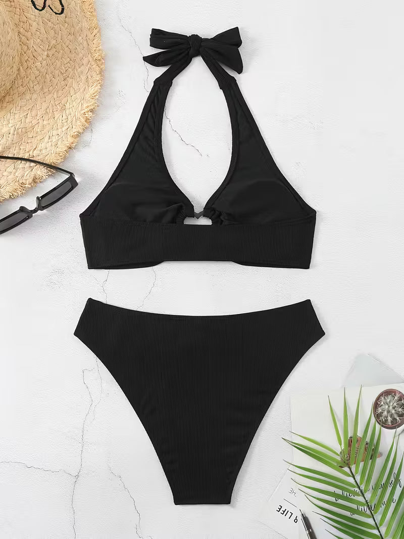 Sleek Solid-Color Two-Piece Bikini Set.