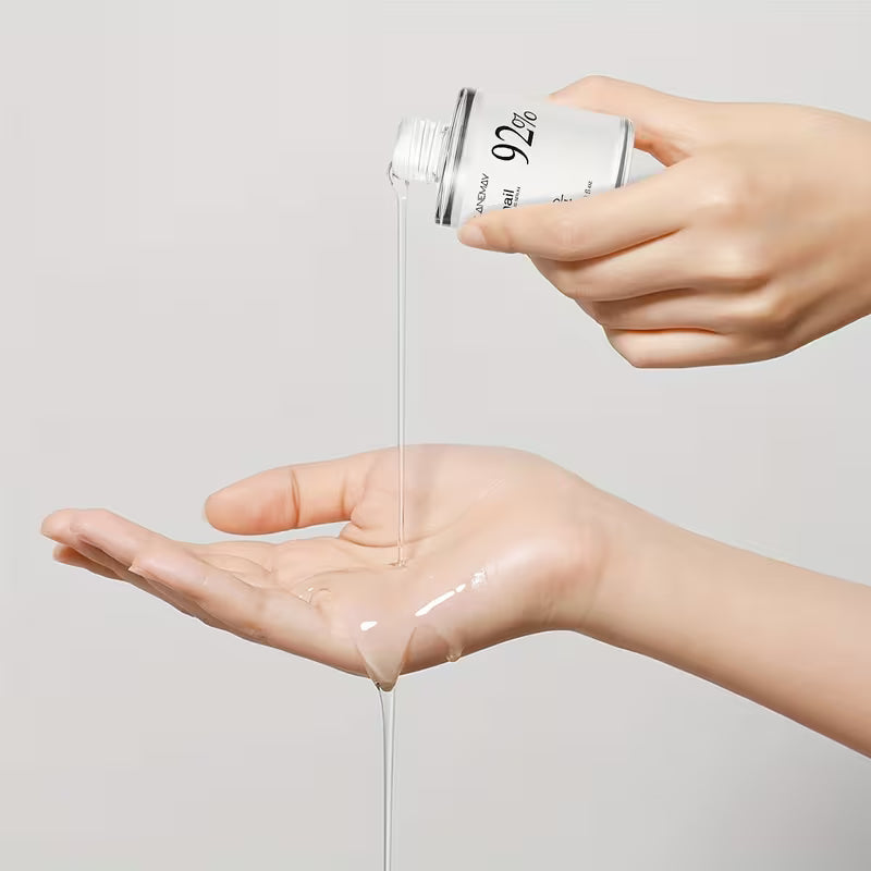 Snail Mucin Serum for Plump And Hydrate Skin.