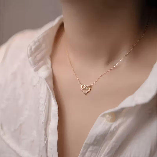 Stylish Heart shaped Infinity Pendant Necklace Set.