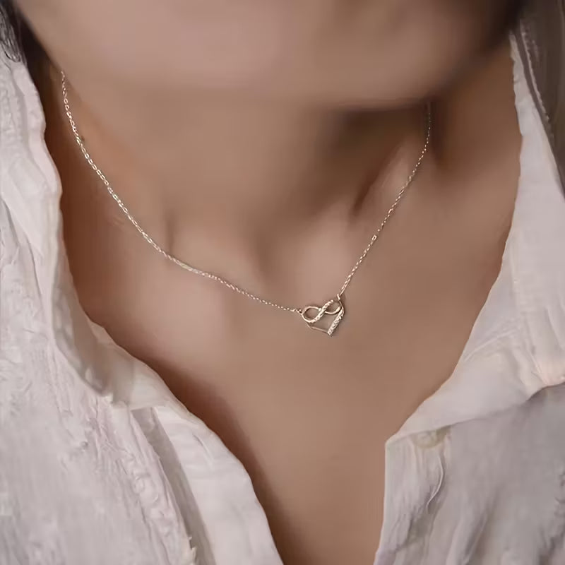Stylish Heart shaped Infinity Pendant Necklace Set.