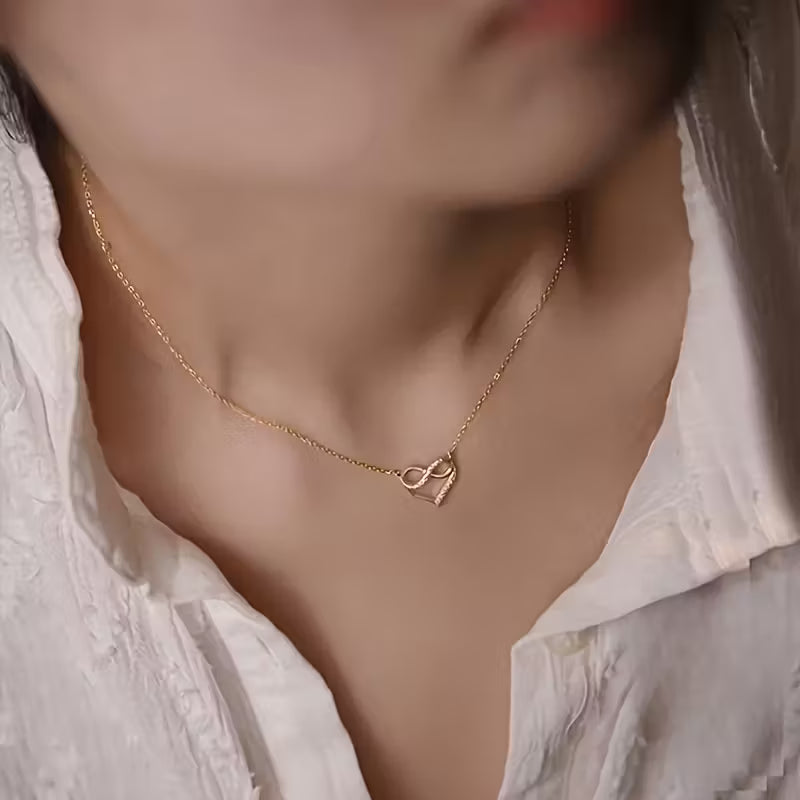 Stylish Heart shaped Infinity Pendant Necklace Set.