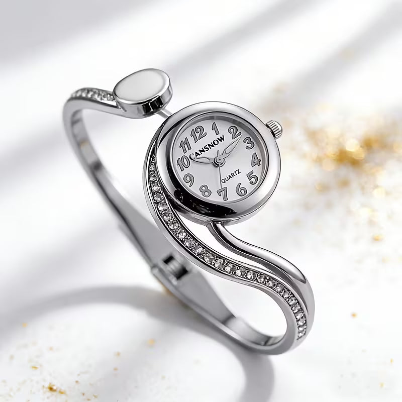 Stylish Metal Chain Wristband Compatible with for apple Watch Ultra.