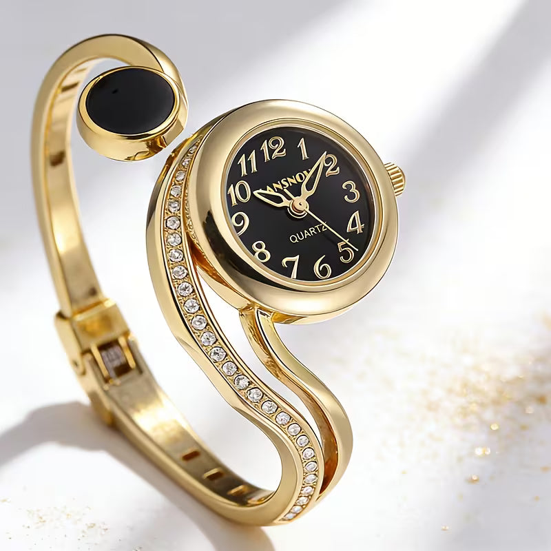 Stylish Metal Chain Wristband Compatible with for apple Watch Ultra.