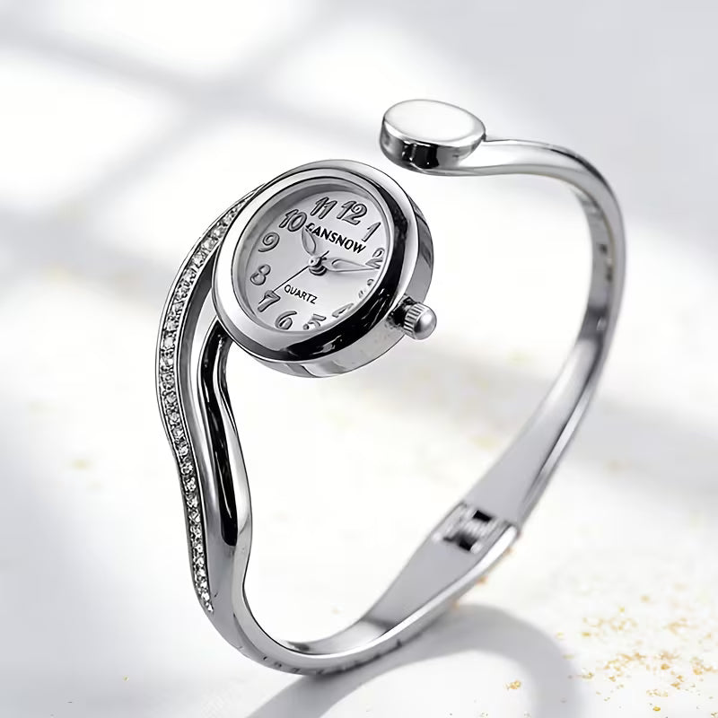 Stylish Metal Chain Wristband Compatible with for apple Watch Ultra.