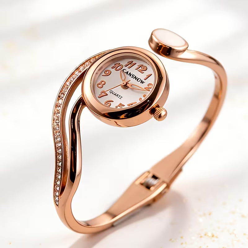 Stylish Metal Chain Wristband Compatible with for apple Watch Ultra.