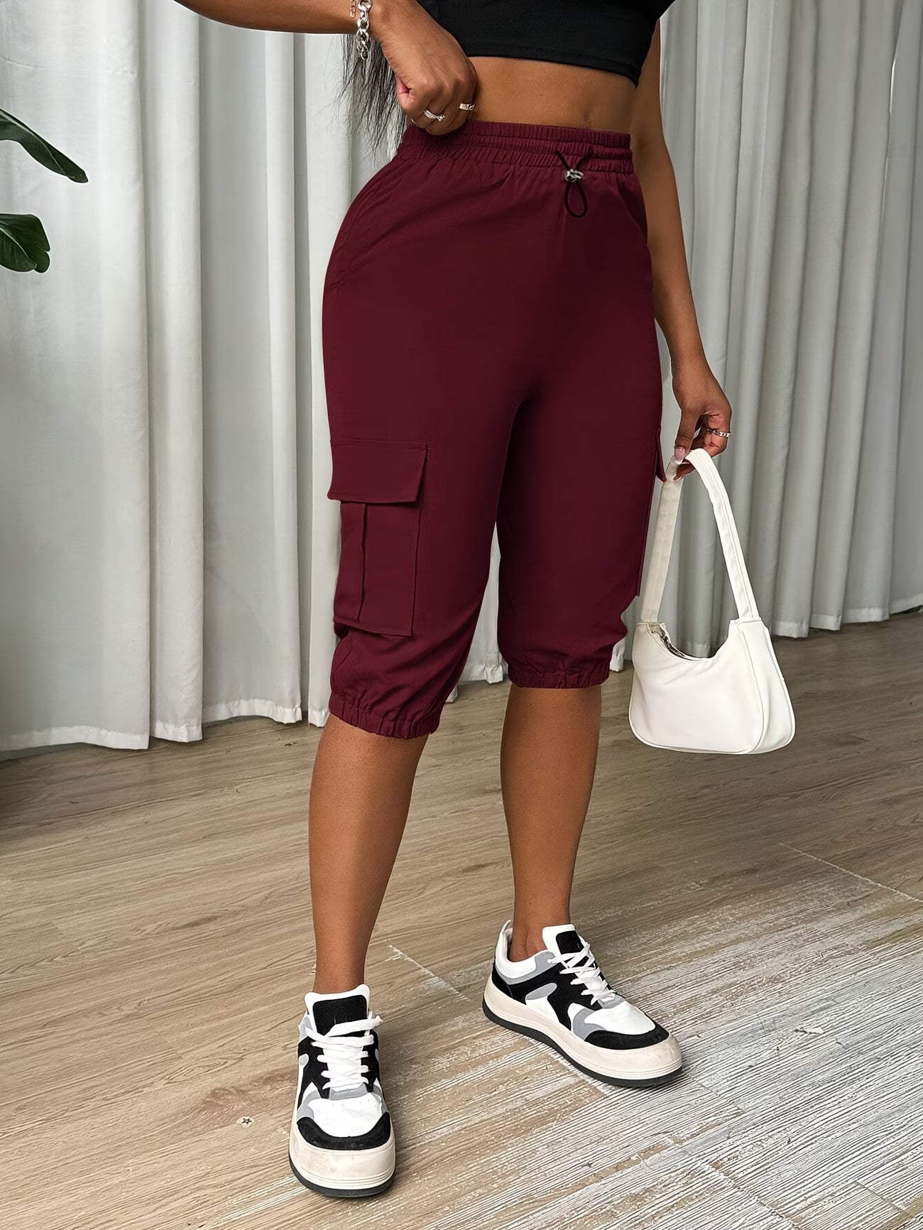 Three-Quarter Cargo Capris.