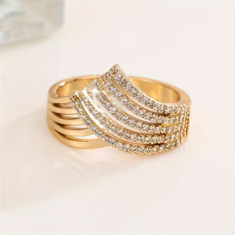 Trendy And Fashionable with a Sense of Light Luxury Ring.