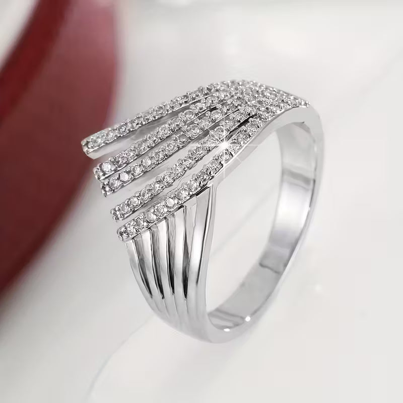 Trendy And Fashionable with a Sense of Light Luxury Ring.