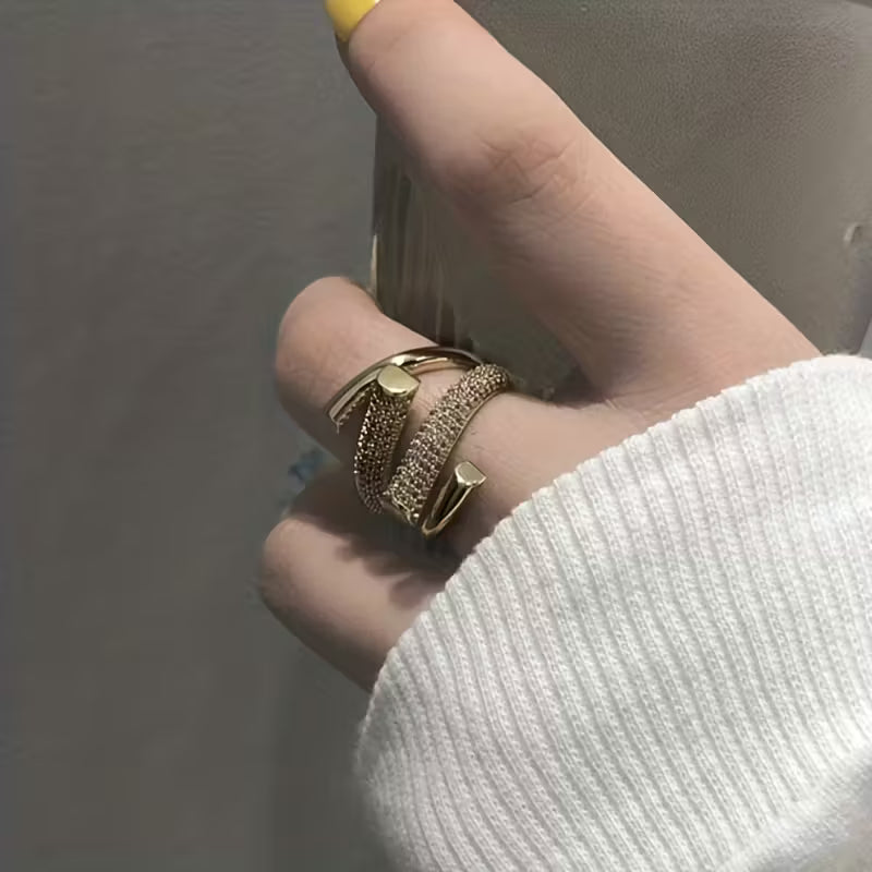Trendy Niche Unique Design Women's Fashion Ring.