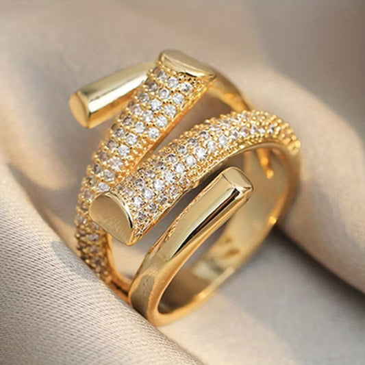 Trendy Niche Unique Design Women's Fashion Ring.