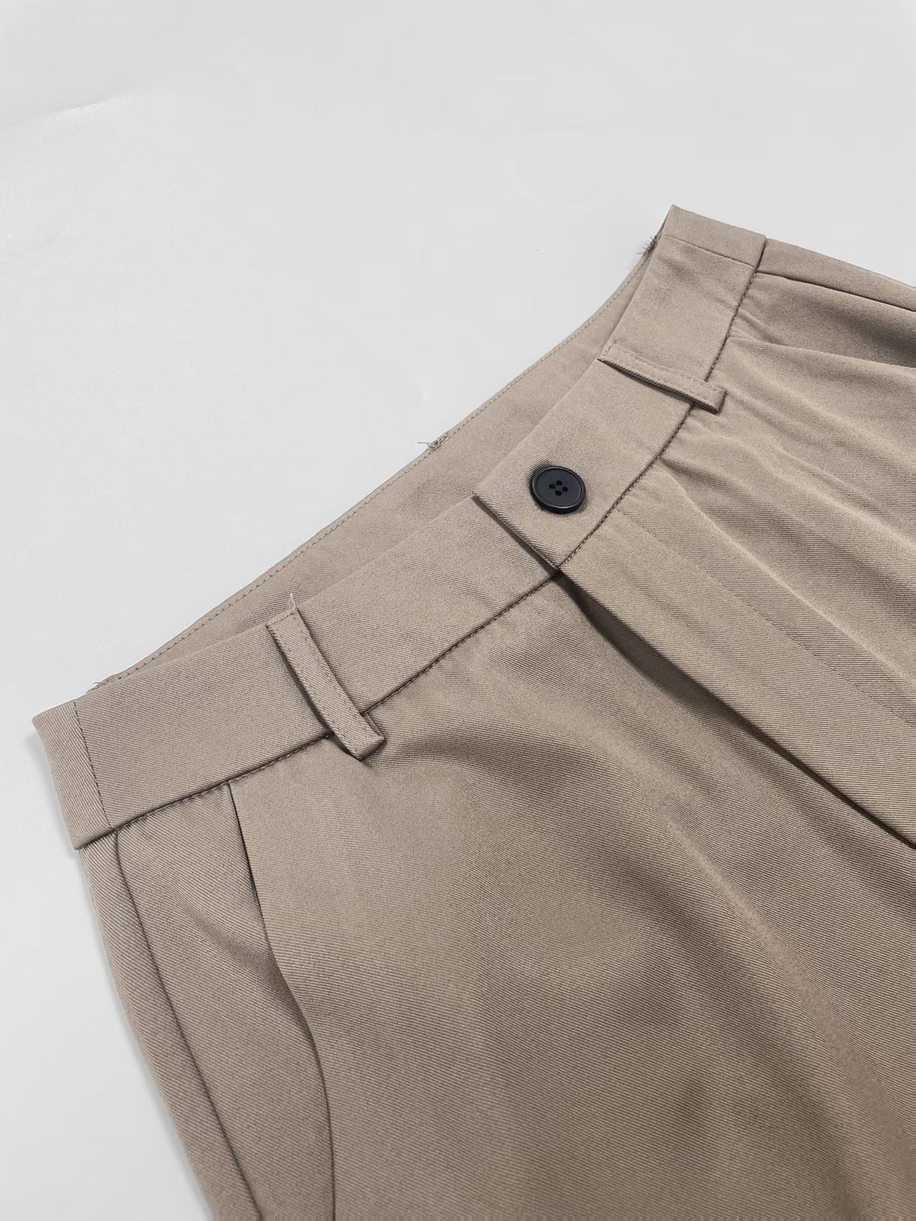 Vintage-Inspired Straight-Leg Suit Pant.