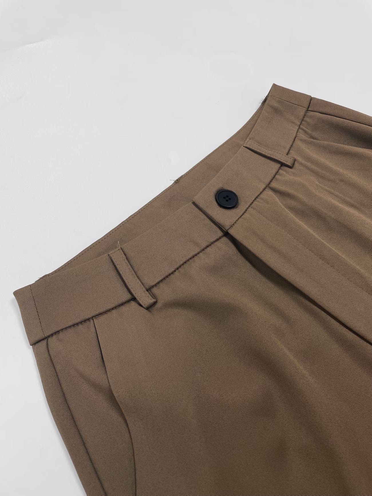 Vintage-Inspired Straight-Leg Suit Pant.