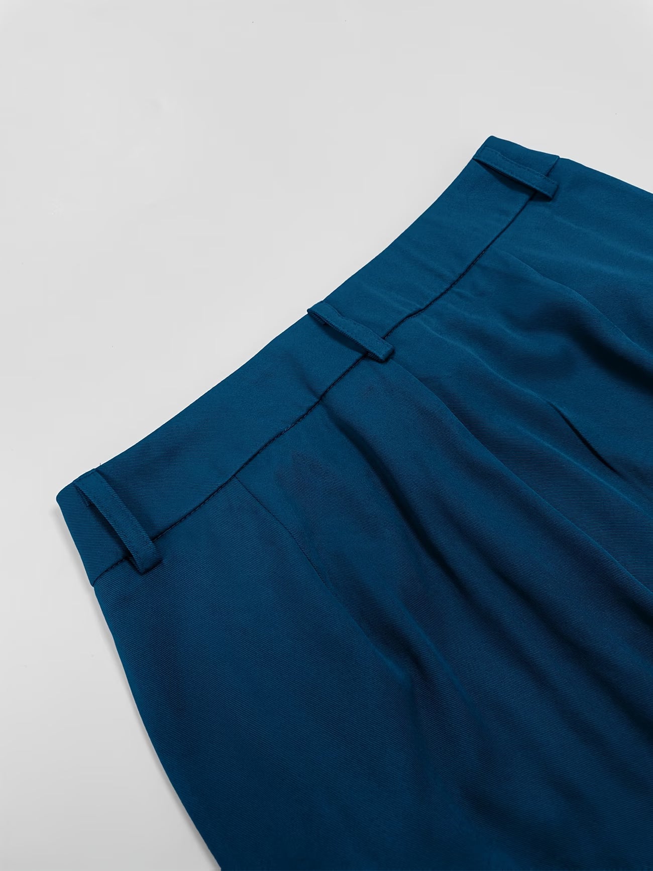 Vintage-Inspired Straight-Leg Suit Pant.