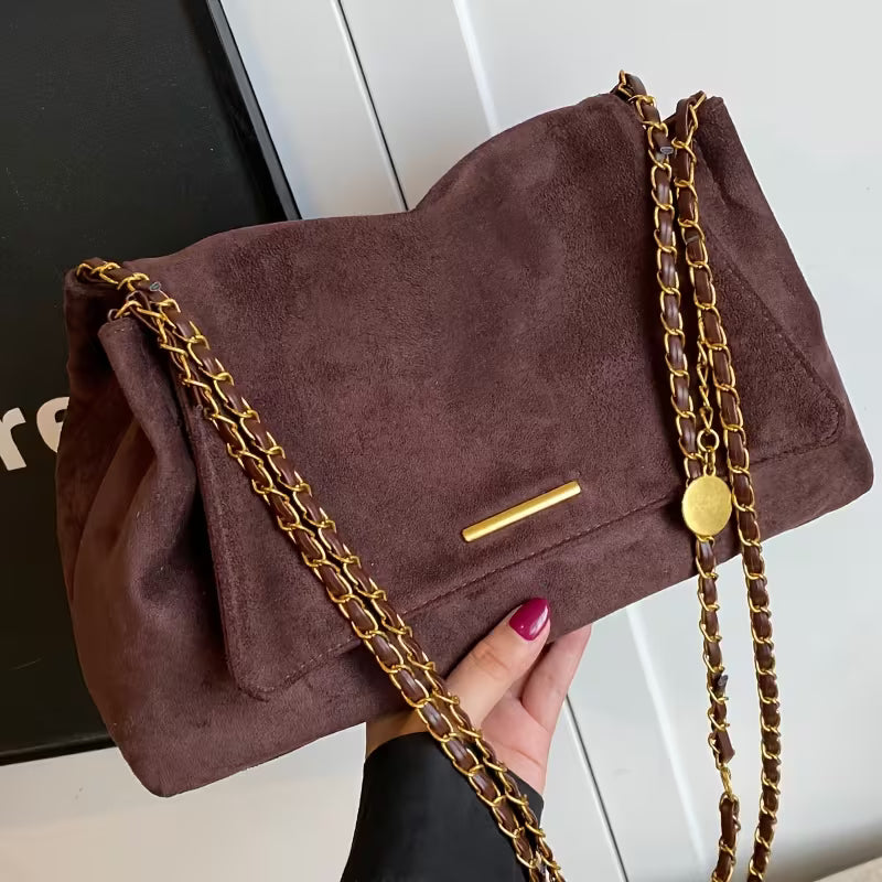 Vintage Relaxed Style with Golden Chain Single-Shoulder Bags.