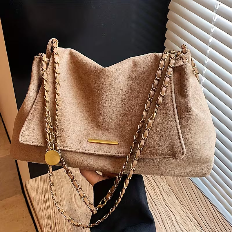 Vintage Relaxed Style with Golden Chain Single-Shoulder Bags.