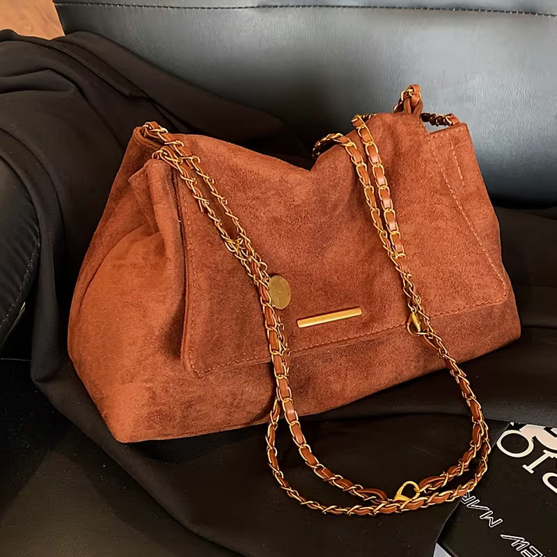 Vintage Relaxed Style with Golden Chain Single-Shoulder Bags.