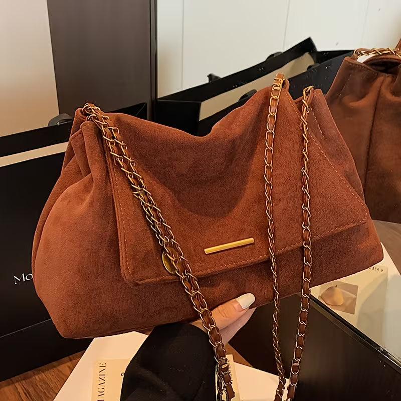 Vintage Relaxed Style with Golden Chain Single-Shoulder Bags.