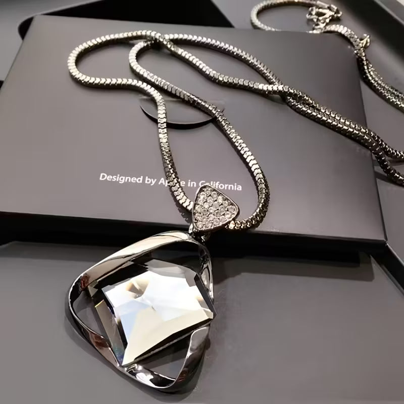 Women's Fashion Sweater Chain Necklace.