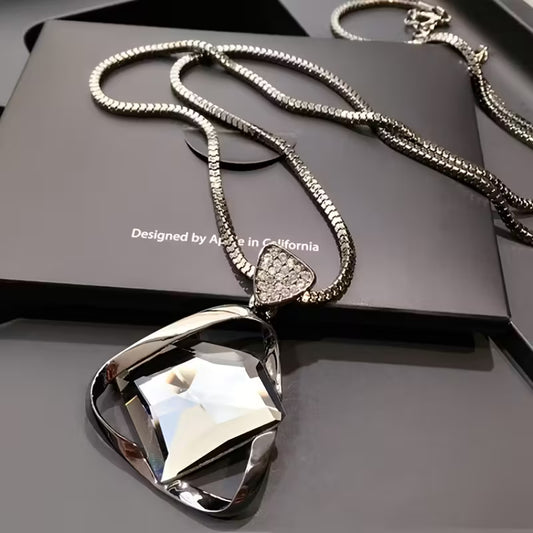 Women's Fashion Sweater Chain Necklace.