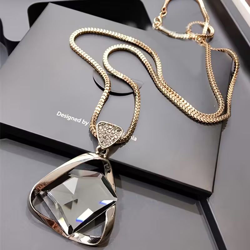 Women's Fashion Sweater Chain Necklace.