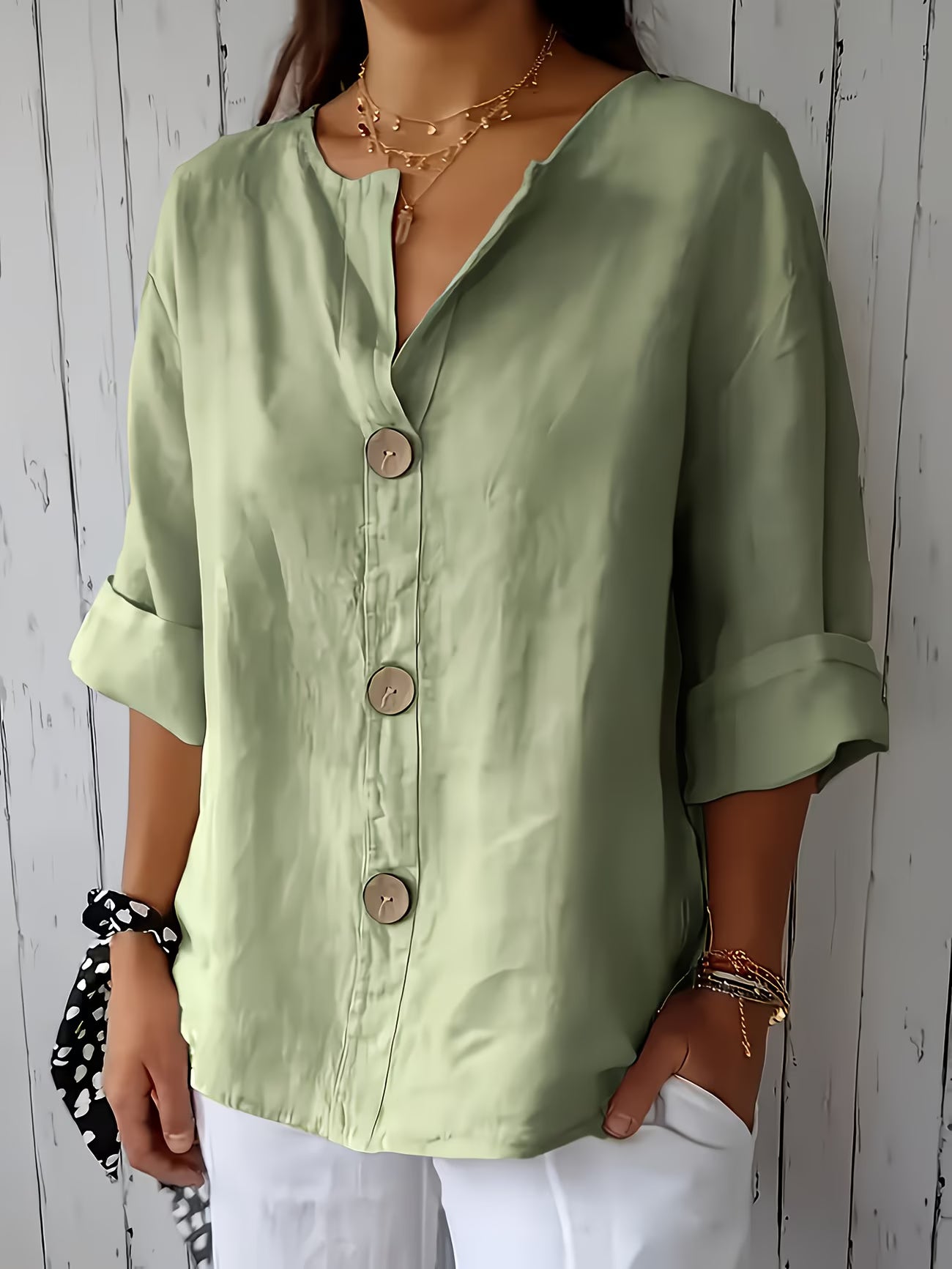 Women’s Elegant Button-Detail Vacation Shirt.