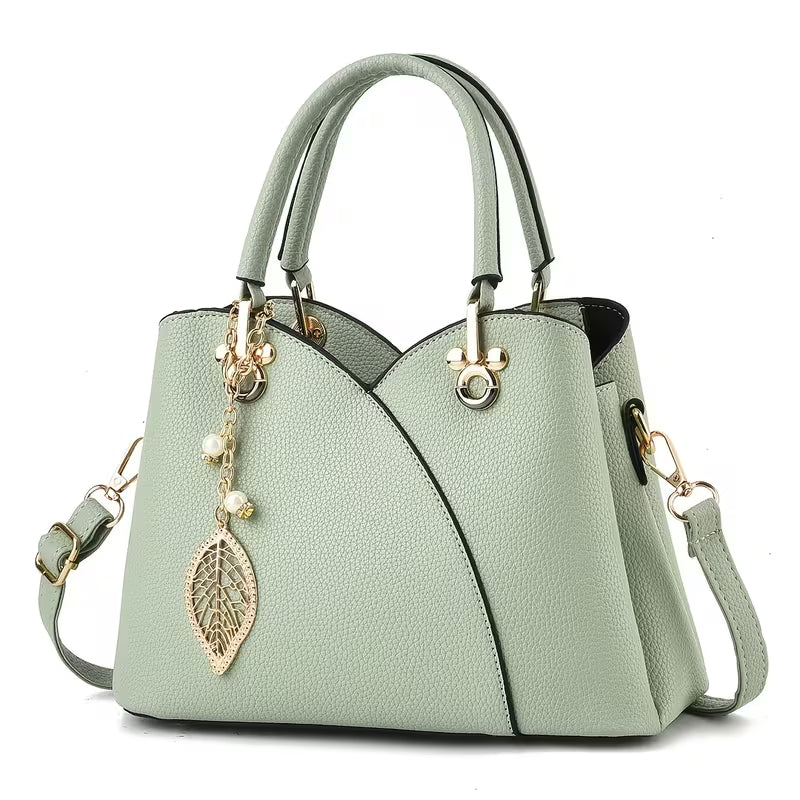 Zipper Closure Fashionable Handbag.