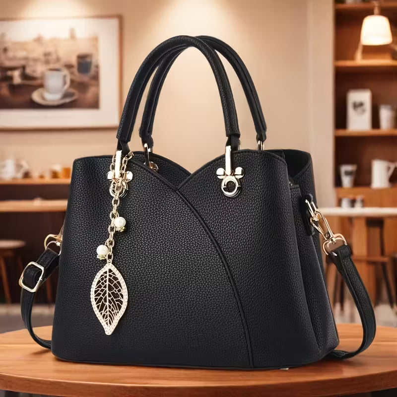 Zipper Closure Fashionable Handbag.