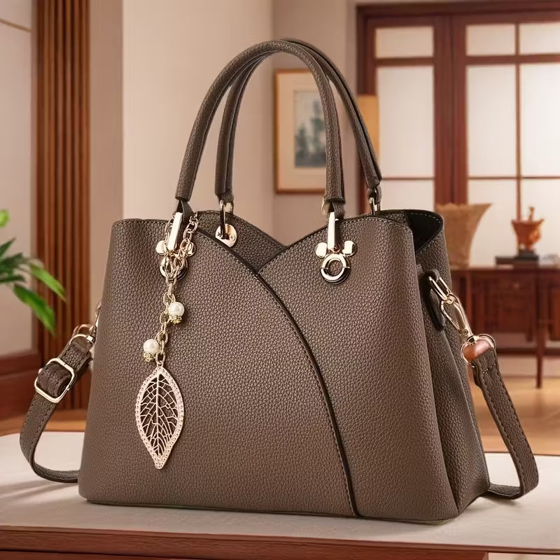 Zipper Closure Fashionable Handbag.